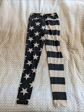 Women's Lularoe OS Black and White Star & Stripe Leggings